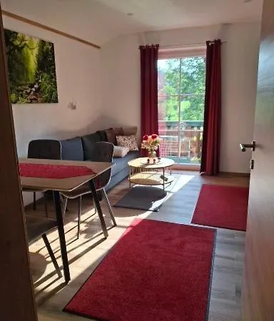 Haus Schoeffau Rum i privatbostad Strobl